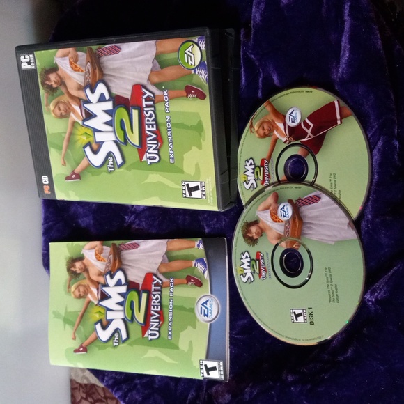 Lot 24 The Sims 2 university game - Picture 2 of 5